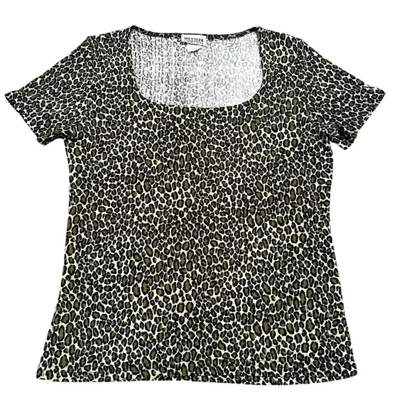 Tops - Y2K Leopard print short sleeve top with square neckline stretchy fit size medium